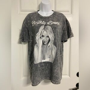 T7a- BRITNEY SPEARS Gray Graphic T-Shirt with Britney Spears Print